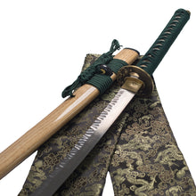 Indlæs billede til gallerivisning TsiaoChih Håndsmedet Damascus Stål Katana | Hammerfinish, Messing Tsuba, Full Tang (EU Lager)
