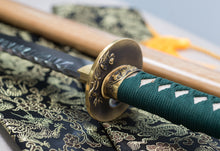 Load image into Gallery viewer, Tsiao Chih Buy Real Katana Europe | Hammer tone Handmade Damascus Steel Real Samurai Sword - Brass Tsuba, Full Tang Battle Ready (Germany Warehouse)

